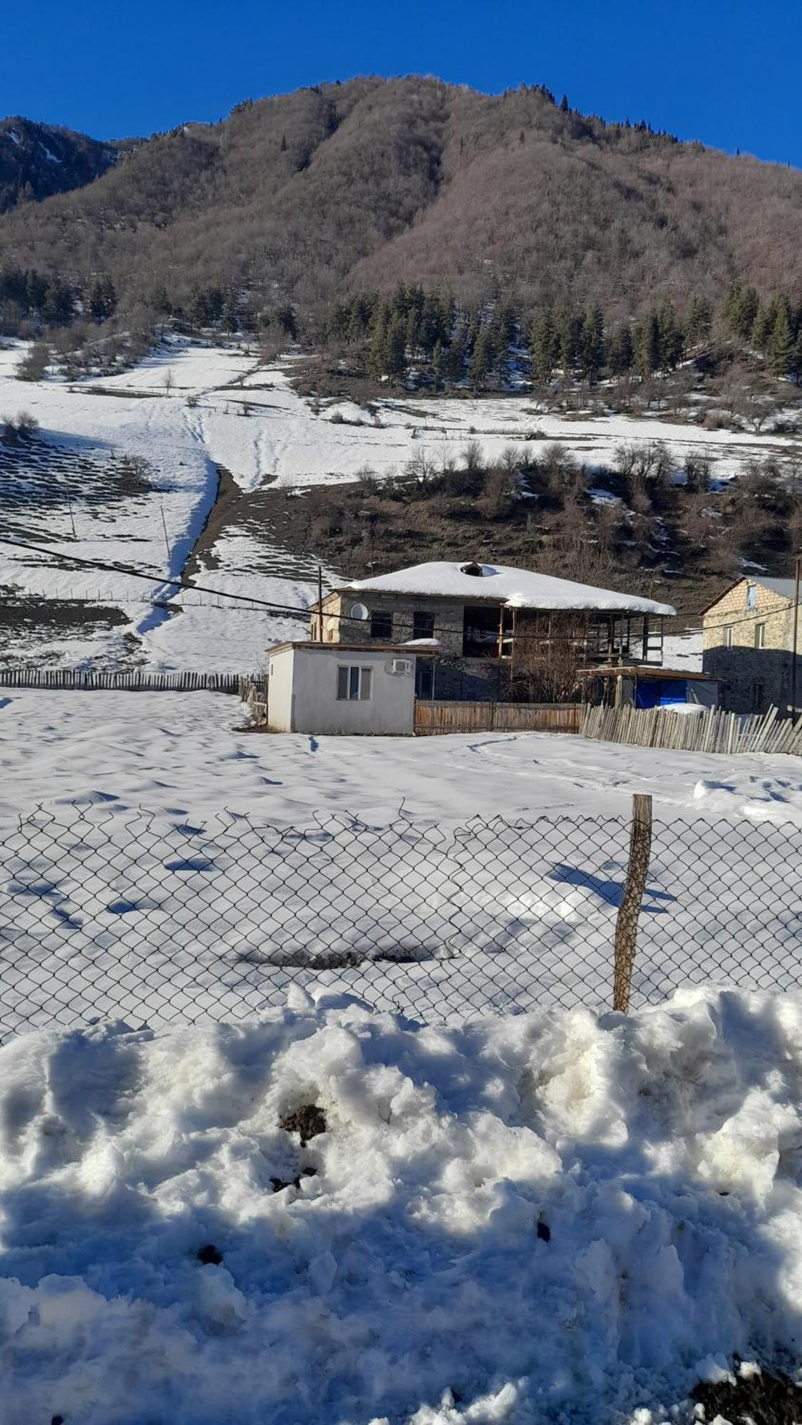 Lela Guest House Mestia Eksteriør bilde